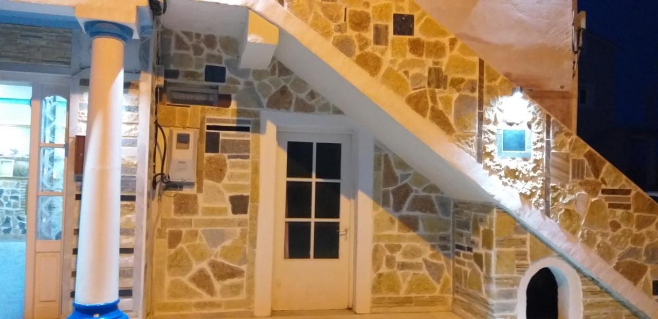 Pensjonat Petrakis Lefkimmi (Corfu)